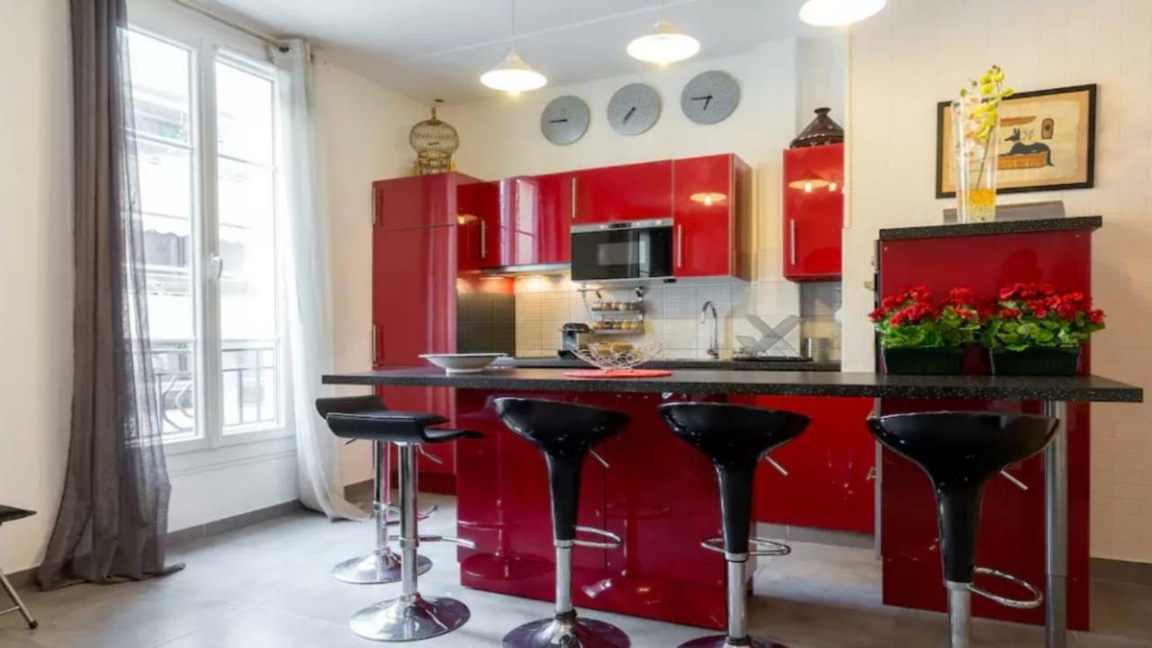 Stylish White And Red Apartments Juan-les-Pins Exterior foto