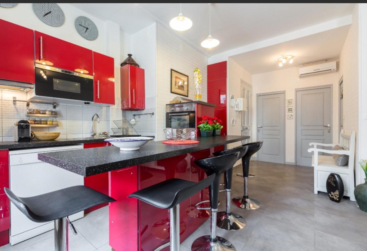 Stylish White And Red Apartments Juan-les-Pins Exterior foto
